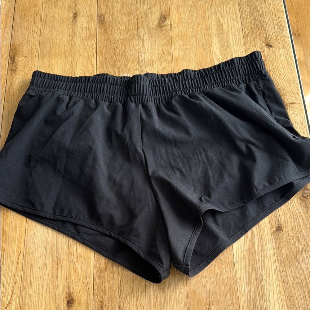 Fleo Black Women's Lined Shorts